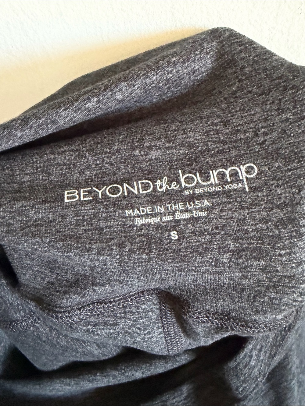 Beyond Yoga Beyond the Bump Heather Gray Cropped Leggings size Small - Picture 6 of 7